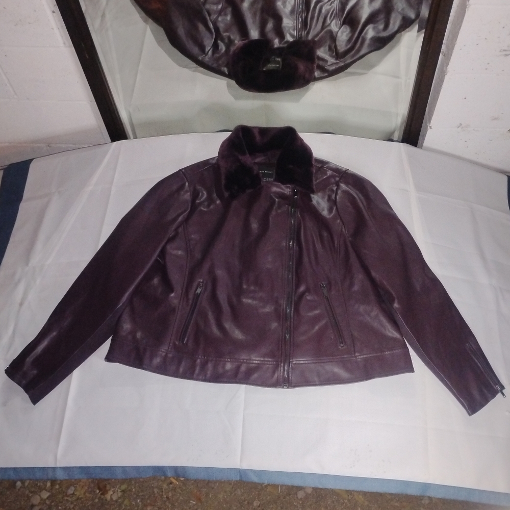 Lane Bryant Women's Purple Pleather Jacket Detachable Faux Fur Collar EUC